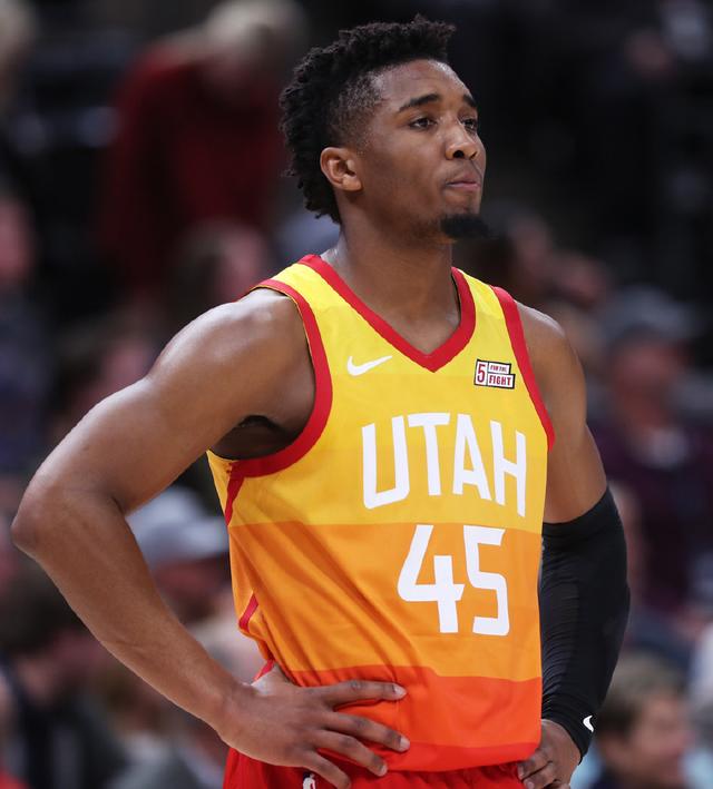 中罗斯的戏 中罗斯的戏